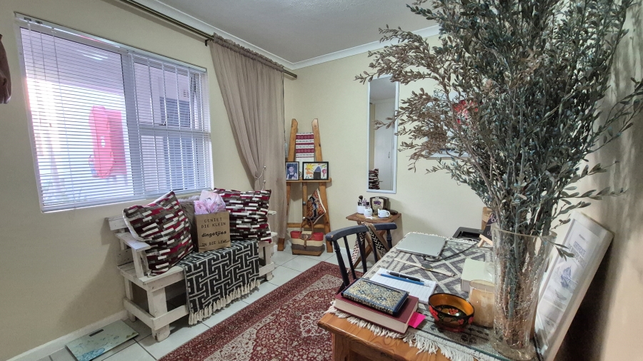2 Bedroom Property for Sale in Whispering Pines Western Cape